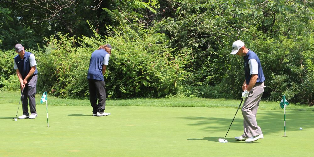 Practice green at Latrobe CC Practice green